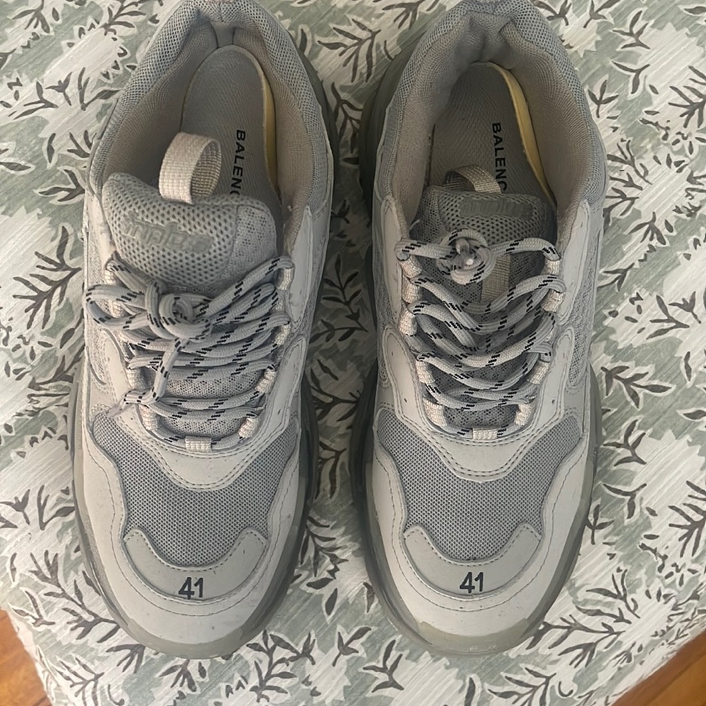 Balenciaga tripple s size 8 worn 3 times great condition
